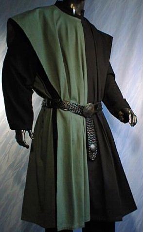 Waffenrock mittig geteilt