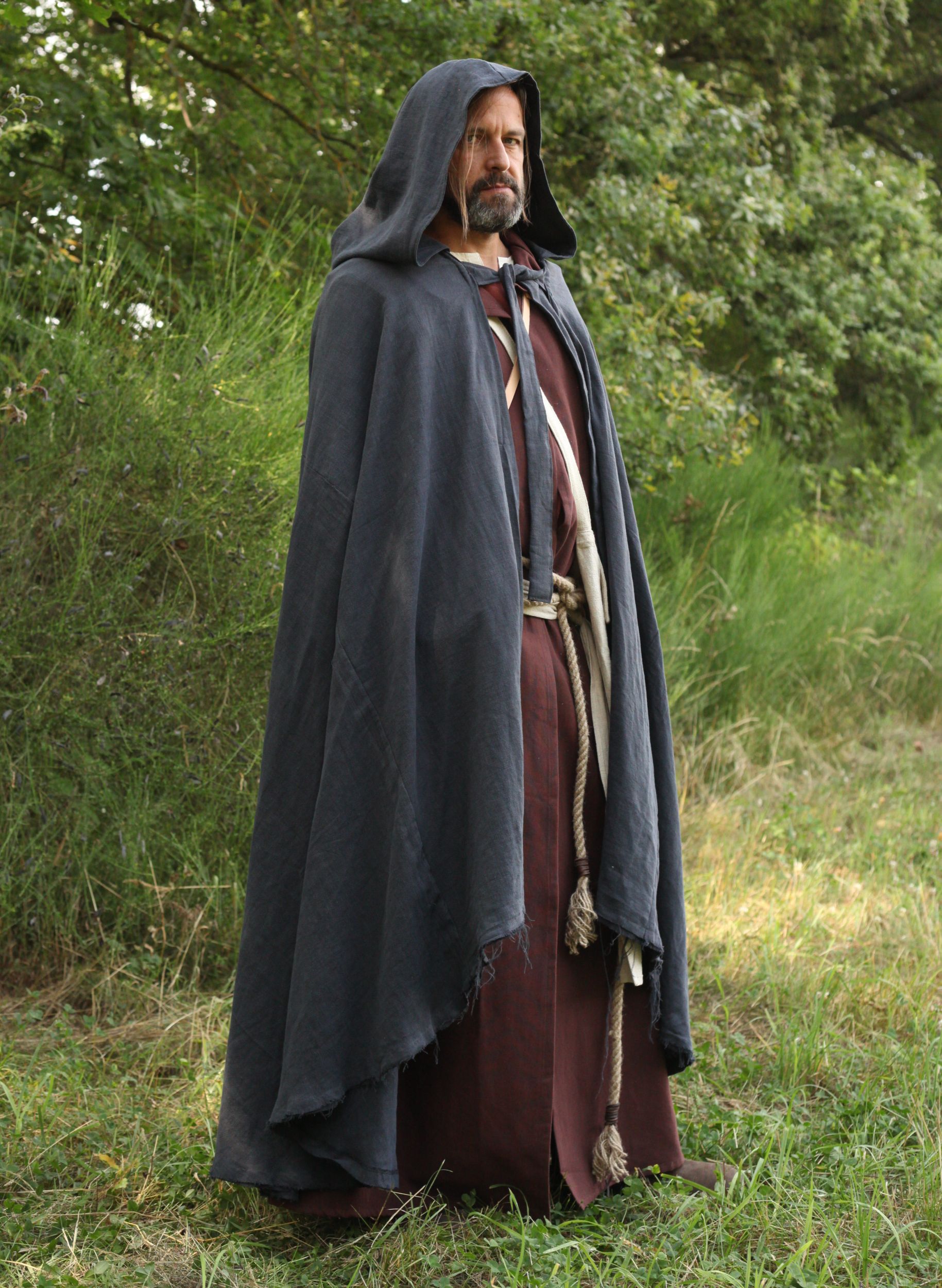 Umhang aus Leinen mit Kapuze