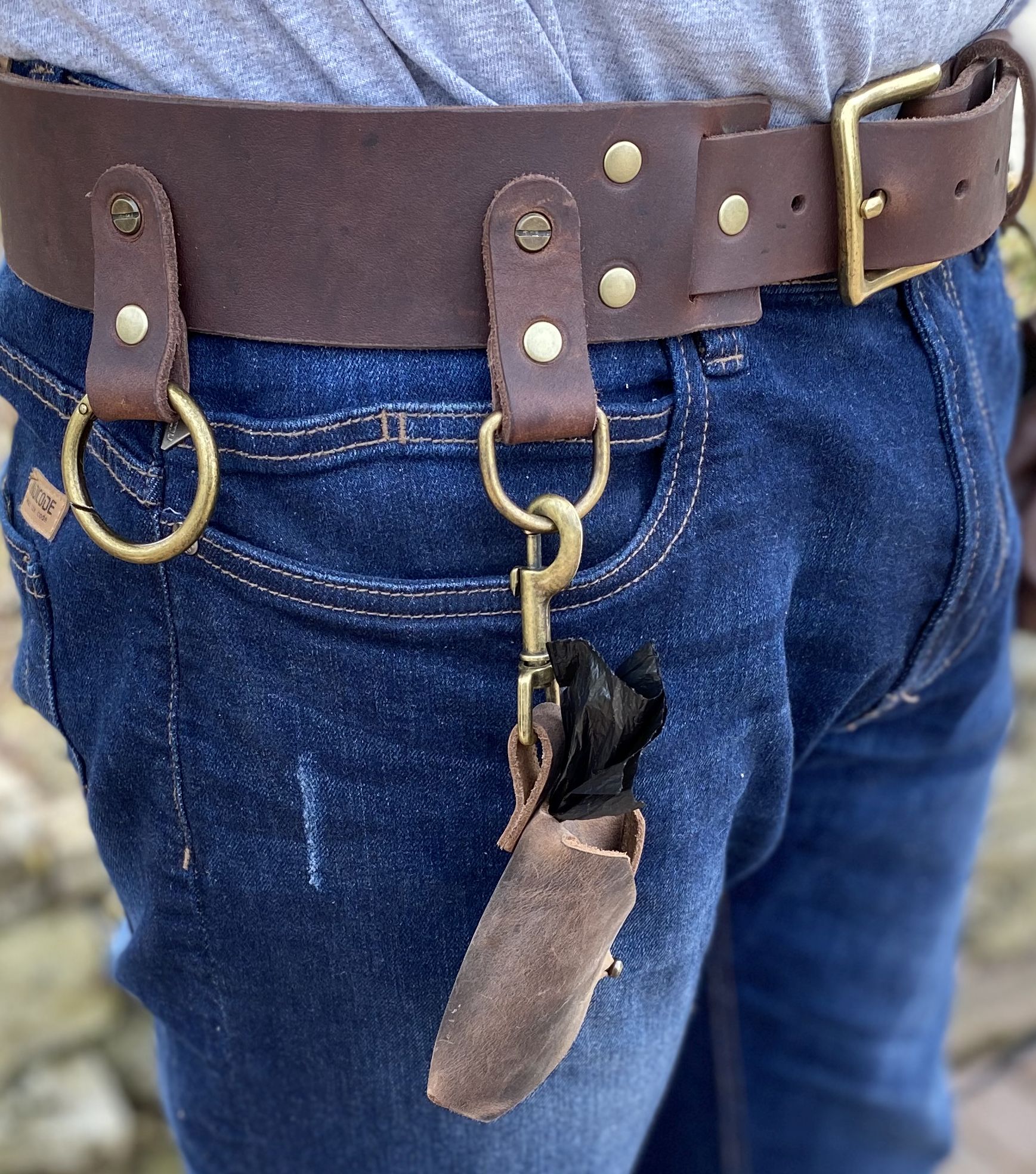 Hundekotbeutel-Halter aus Leder