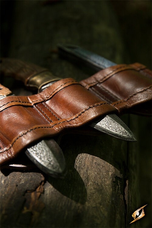 Messerset mit Halterung braun