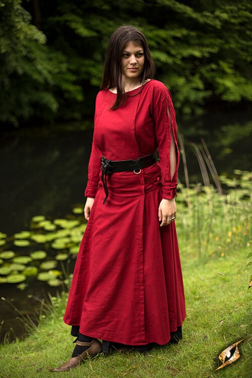 Kleid Priesterin, weinrot