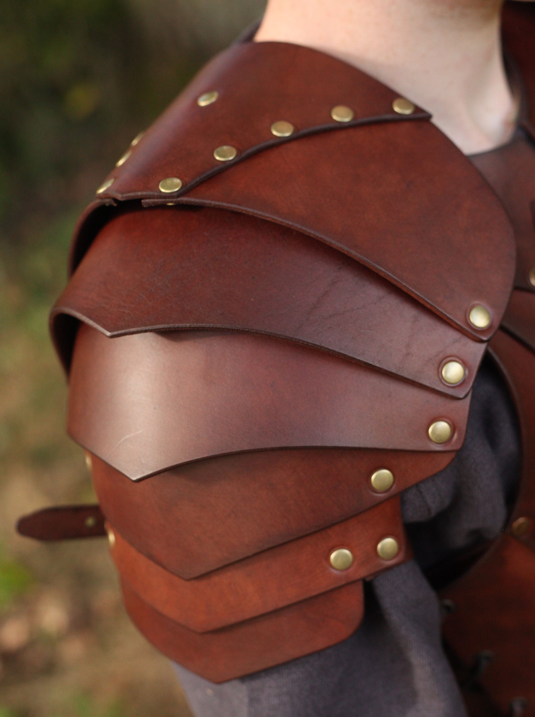 LARP Lederschulterrüstung Söldner