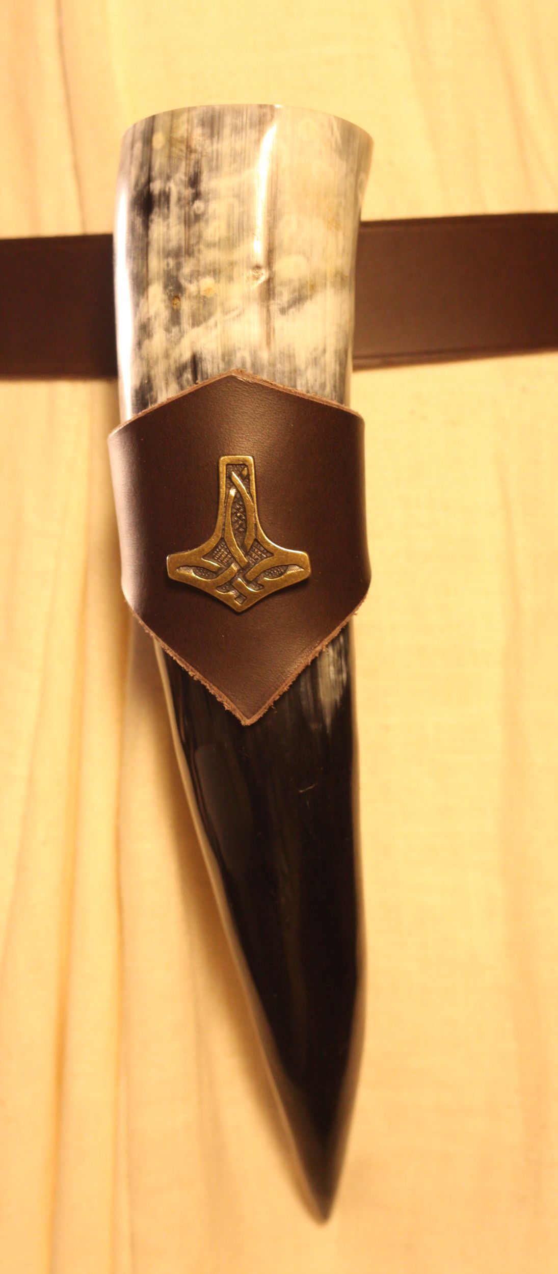 Trinkhorn mit Halter braun Mjölnir ca. 300ml