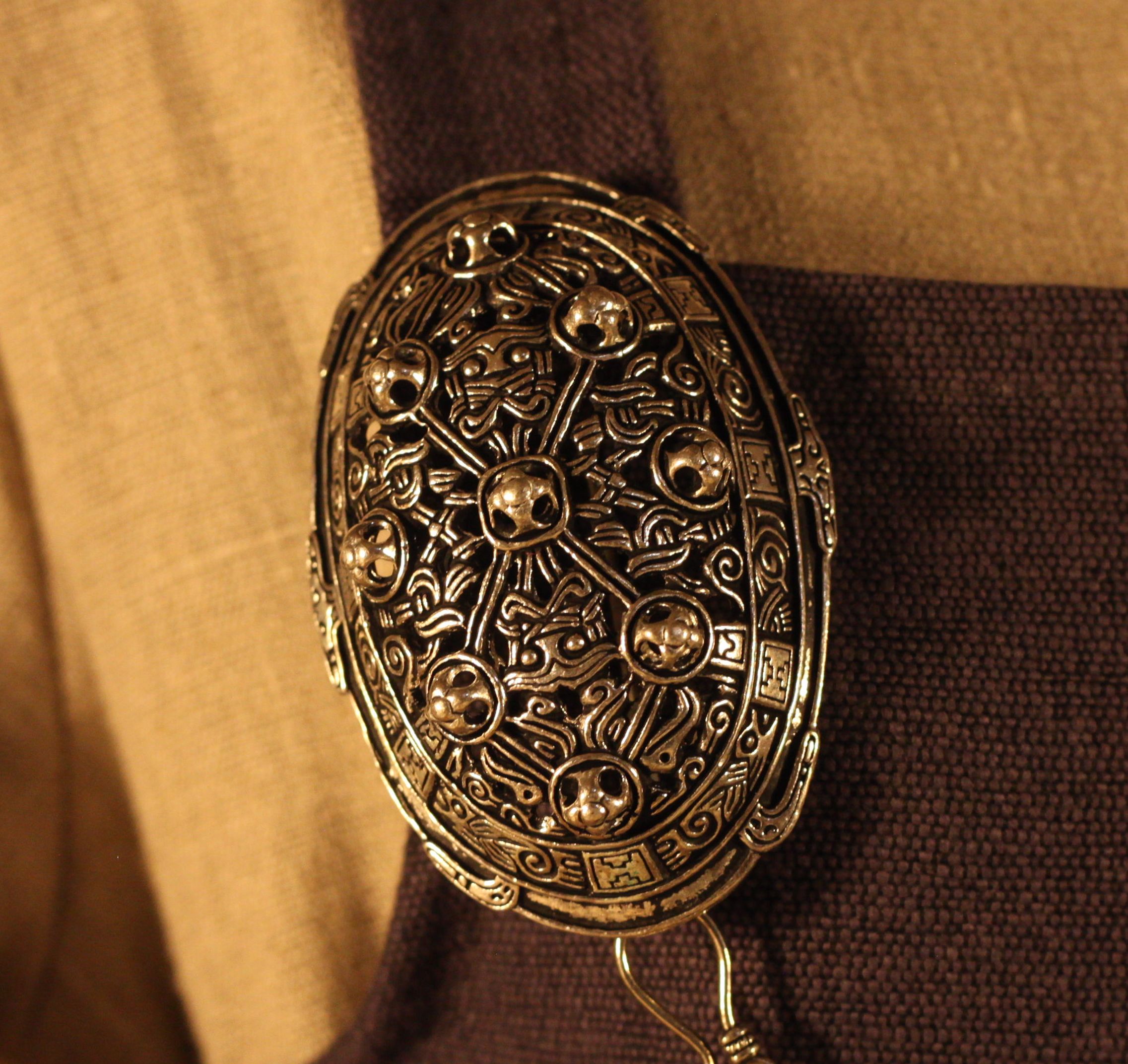 Wikinger Ovalfibel - Schalenfibel, versilbert