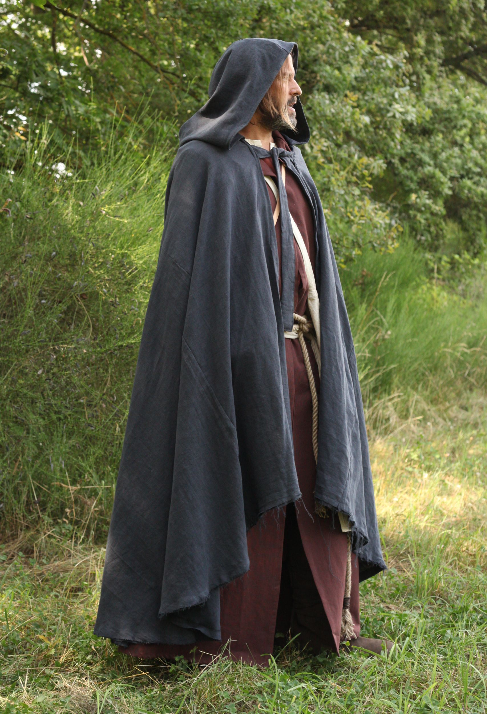 Umhang aus Leinen mit Kapuze