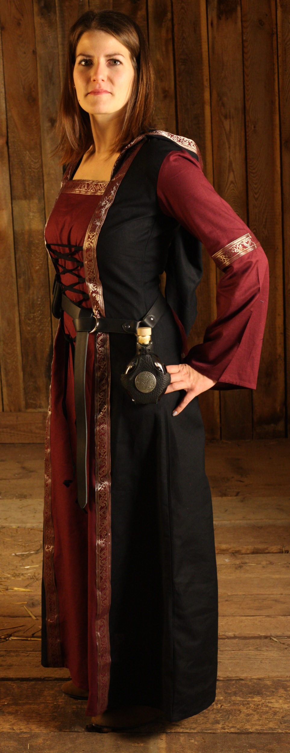 Mittelalterliches Gewandset für Frauen VII
