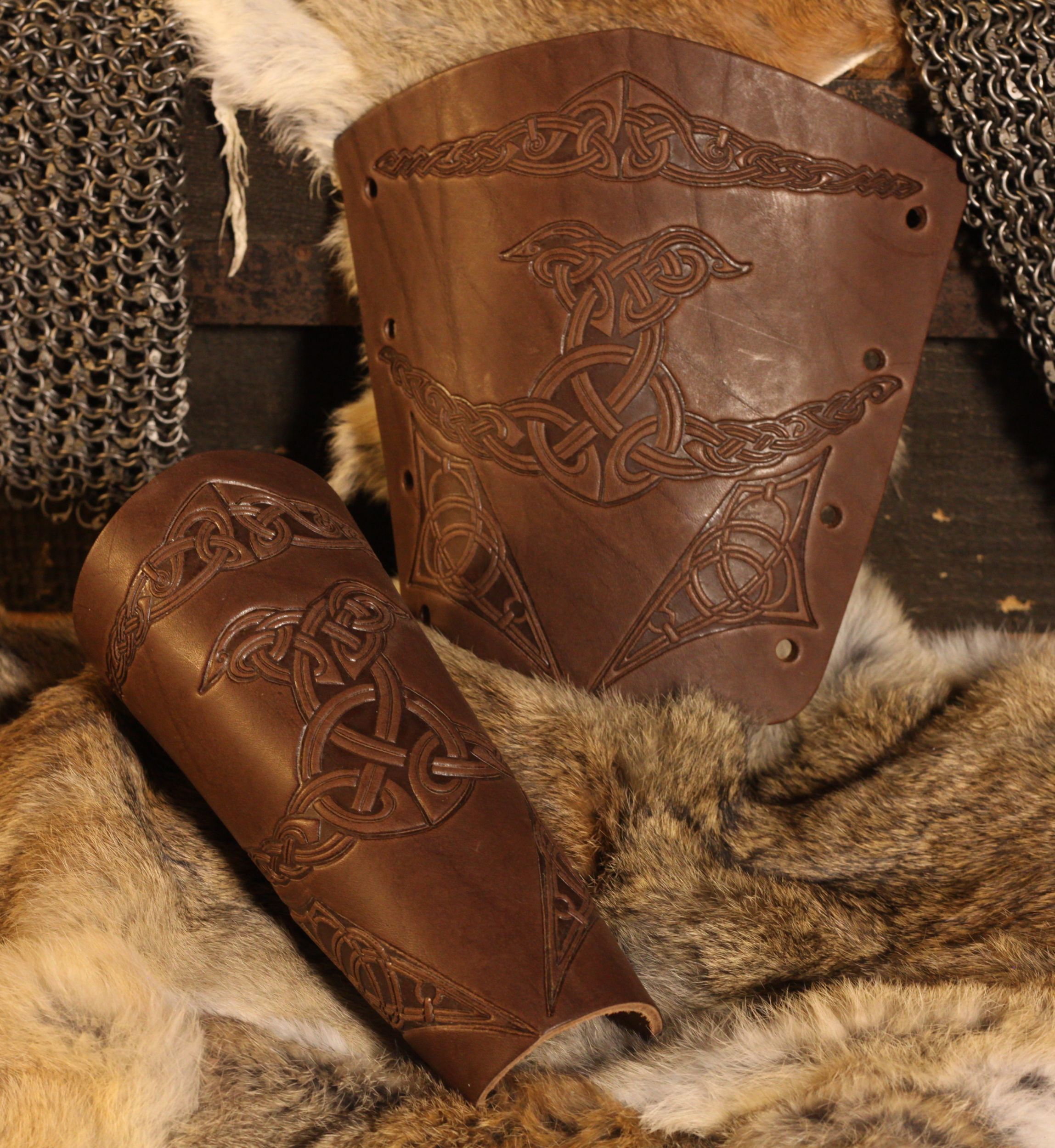 Leder-Armschienen mit Prägung