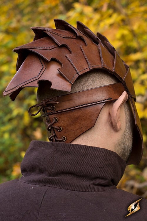 Assassin Helm braun