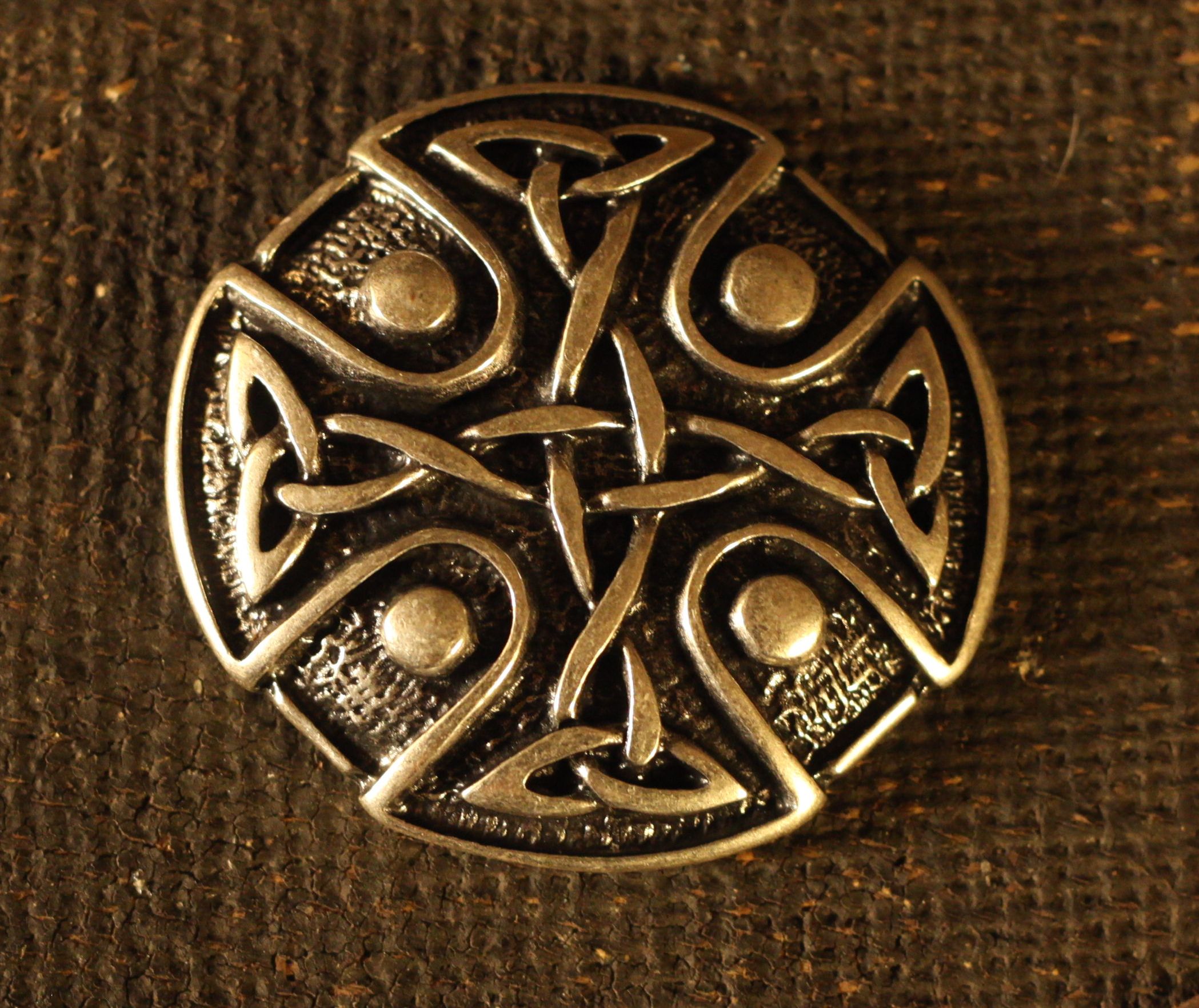 Große Fibel/Brosche Keltenkreuz