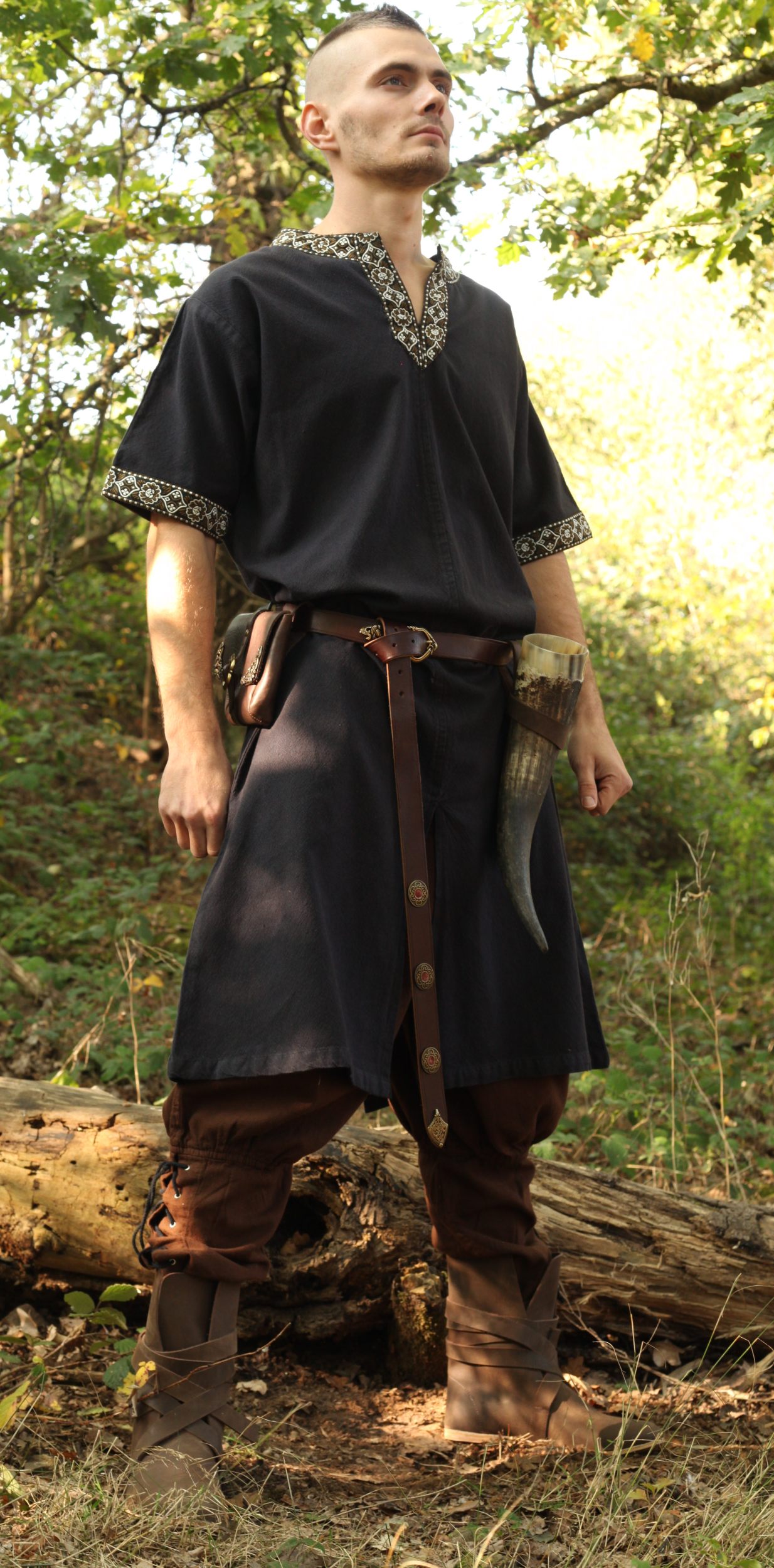 Kurzarm-Tunika mit Bordüre