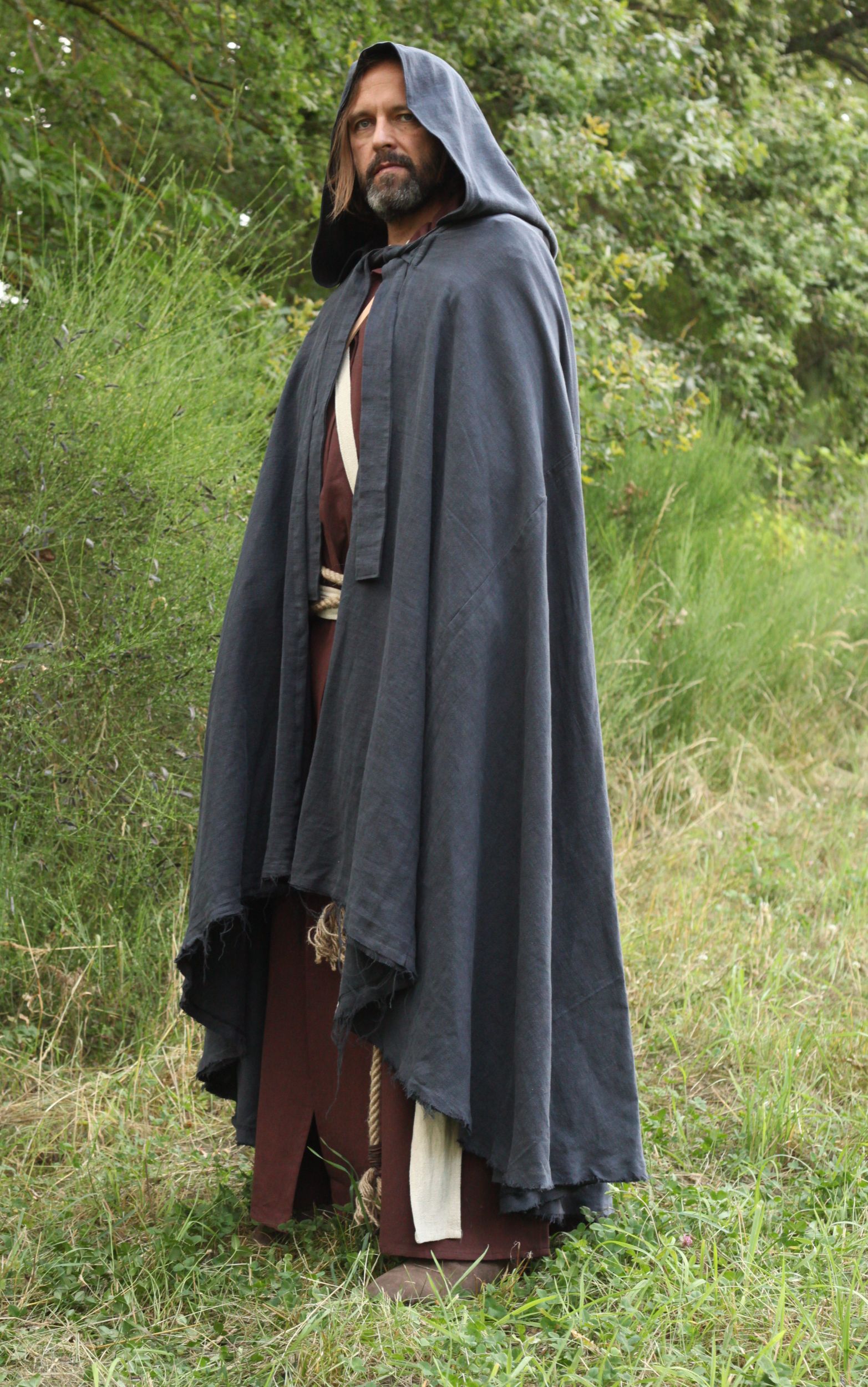 Umhang aus Leinen mit Kapuze