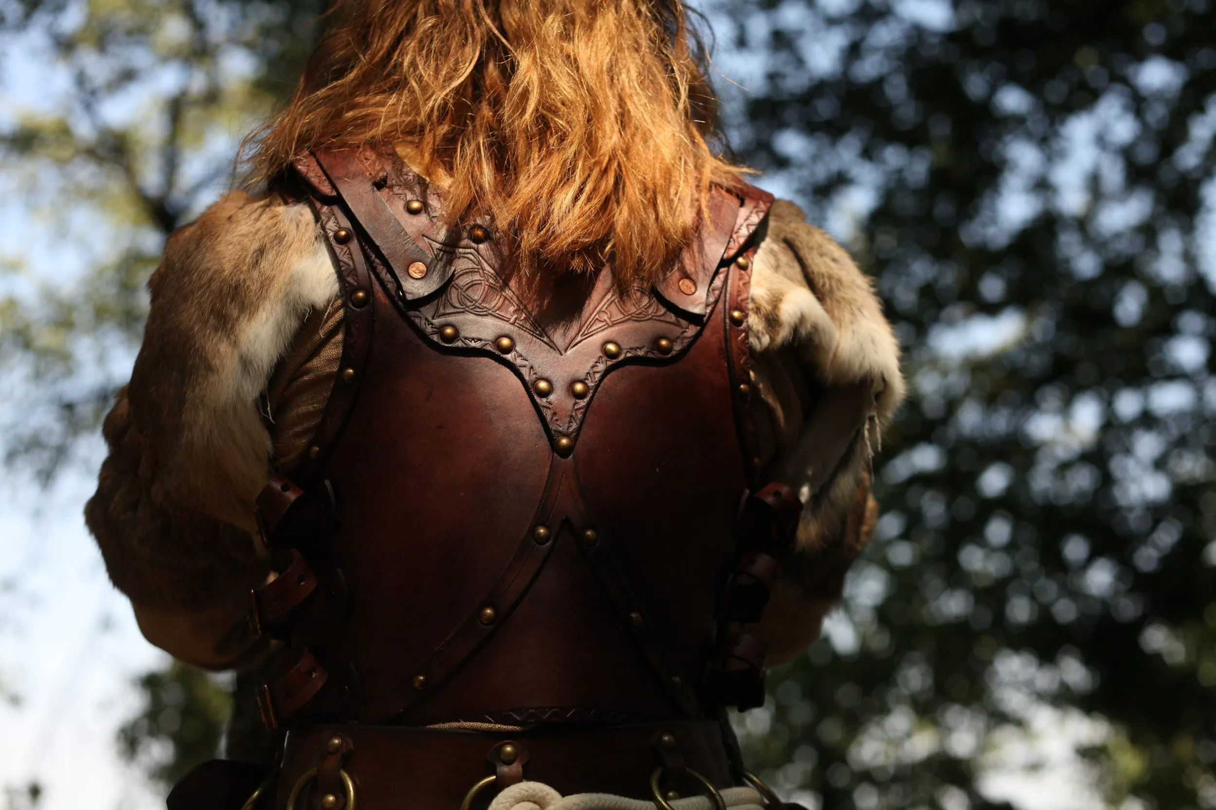 LARP Lederrüstung Clanführerin