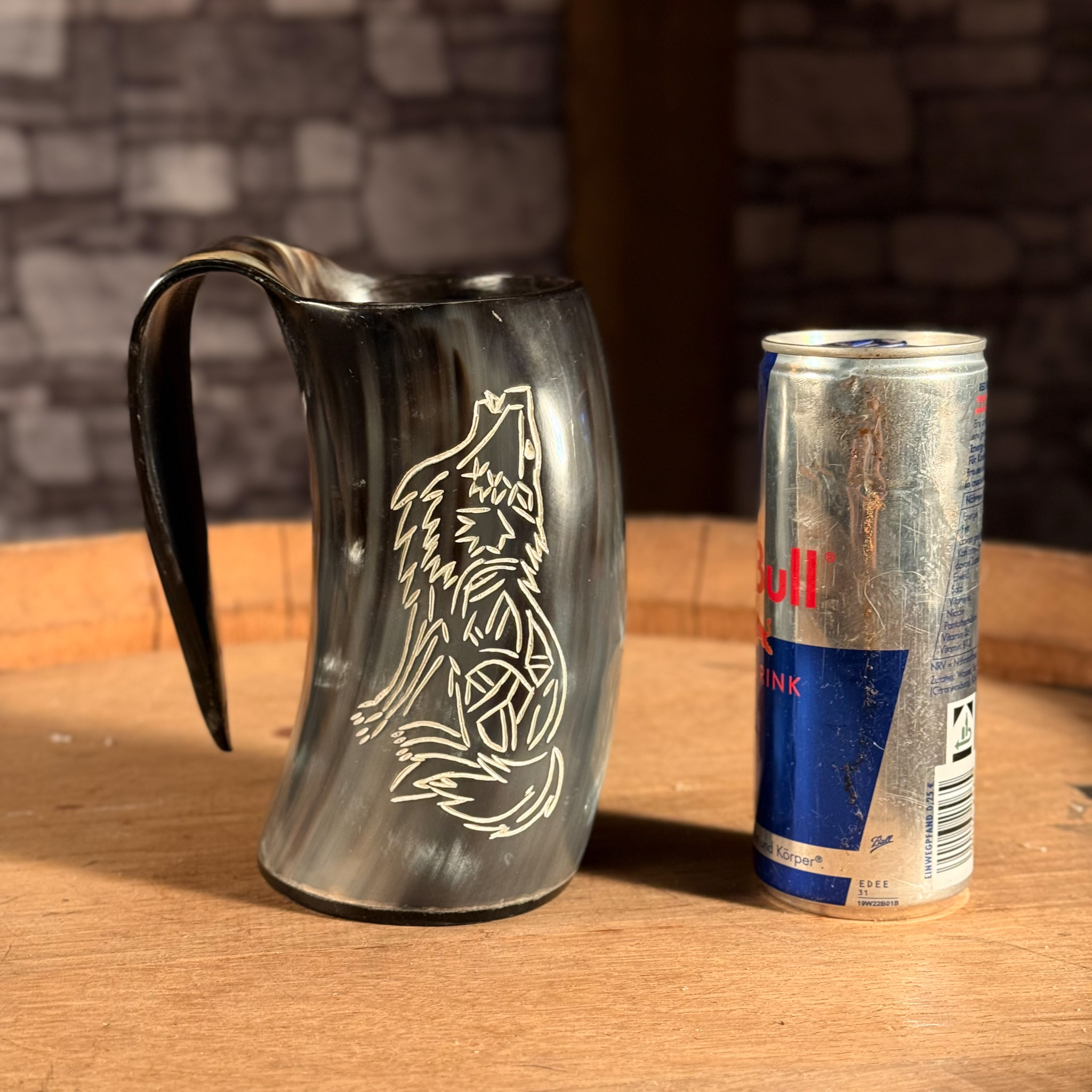 Großer Hornkrug Wolf, ca. 500ml