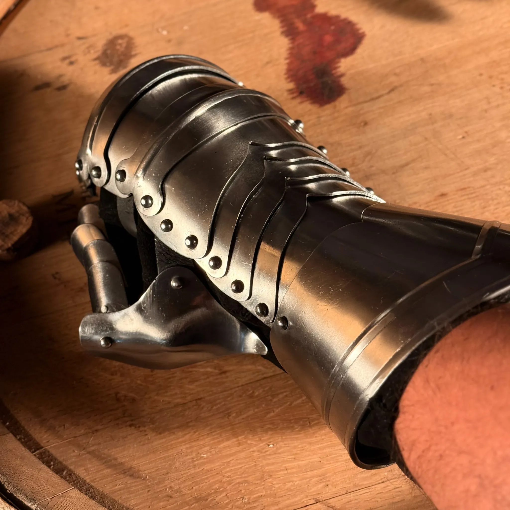 Panzerfäustlinge, Stahlhandschuhe